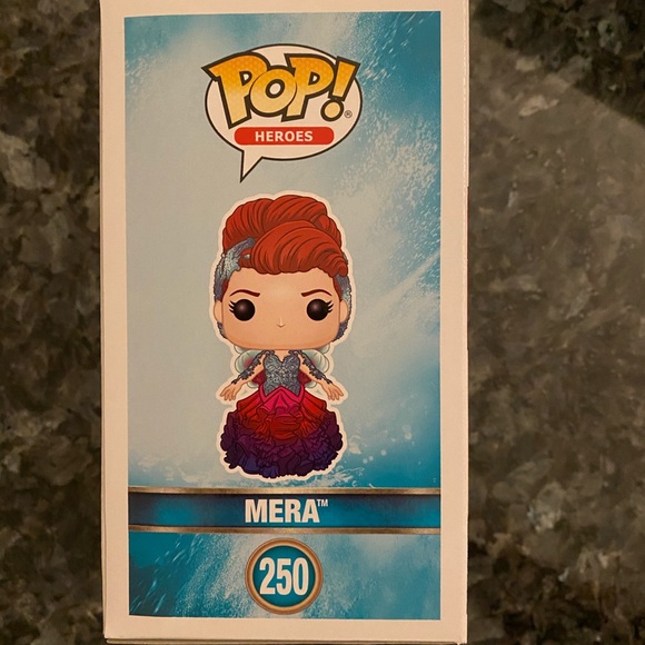 Mera-Gown-Aquaman-GS Excl.- #250 - Picture 4 of 6